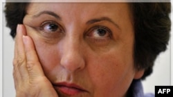 شیرین عبادی در دوازدهمین اجلاس برندگان صلح نوبل در شیکاگو