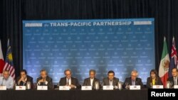 រដ្ឋមន្ត្រី​១២​ប្រទេស​​​សមាជិក​កិច្ចព្រមព្រៀង TPP ជួប​ជុំ​គ្នា​​នៅ​កោះ​ហាវ៉ៃ​​ កាល​ពី​ថ្ងៃ​ទី​៣១ ខែ​កក្កដា ឆ្នាំ​២០១៥។