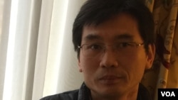 《南方周末》前新闻部主任及专栏作者长平 (曹雅学拍摄)