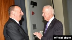 Cozef Bayden və İlham Əliyev (Arxiv foto. Mənbə: Azərbaycan Prezidentinin Administrasiyası)