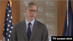 브라이언 훅 국무부 정책계획 국장은 11일 국무부 정례브리핑에서 대북정책에 대해 설명하고 있다.