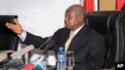 Ugandan President Yoweri Museveni speaks during a mediation session in Bujumbura, Burundi, July 14, 2015.