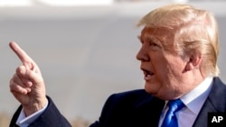 លោក ត្រាំ ថ្លែង​ទៅ​កាន់​អ្នក​សារព័ត៌មាន​នៅ​សេត​វិមាន​កាល​ពី​ថ្ងៃ​ទី​៨ វិច្ឆិកា ២០១៩ មុន​ពេល​លោក​ឡើង​ជិះយន្ត​ហោះ​ឆ្ពោះ​ទៅ​រដ្ឋ Georgia ដើម្បី​ជួប​អ្នក​គាំទ្រ។