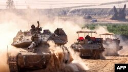 حرکت تانک‌های ارتش اسرائیل در نزدیکی مرز غزه (دوشنبه ۲۴ اردیبهشت ۱۴۰۳) 