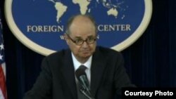 Utusan khusus AS untuk Pakistan dan Afghanistan, James Dobbins. Ia mengatakan jika upaya perdamaian dengan pihak Taliban yang mau mengakui konstitusi baru Afghanistan dilakukan oleh AS sejak awal, proses perdamaian akan berjalan lebih cepat. 