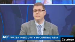 Uesli Aleksandr Hill, tadqiqotchi, Vashingtondagi Xalqaro soliq va sarmoya markazi ilmiy xodimi