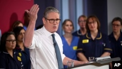 Premijer Velike Britanije Kir Starmer drži govor u Suriju, Engleska, 6. januar, 2025. (Foto: AP/Leon Neal)