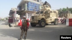 نیرو های تازه نفس قطعات هلمند و کندهار به فراه رسیده اند.