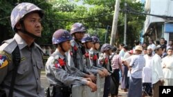 ရန်ကုန်ဗလီကျောင်းတခု မီးလောင်မှုဖြစ်ပြီးနောက် လုံခြုံရေး တင်းတင်းကျပ်ကျပ် ချထား (၂ ဧပြီလ ၂၀၁၃)