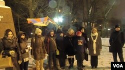 莫斯科甘地广场上的支持藏人的活动。(美国之音白桦拍摄)