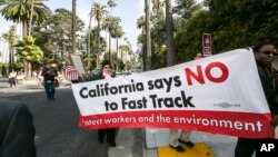 Jerda od ranijih protesta zbog TPP-a, u Los Anđelesu, u maju ove godine