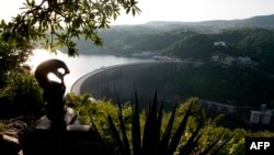 Une vue générale du barrage de Kariba à la frontière entre le Zimbabwe et la Zambie, 19 février 2015
