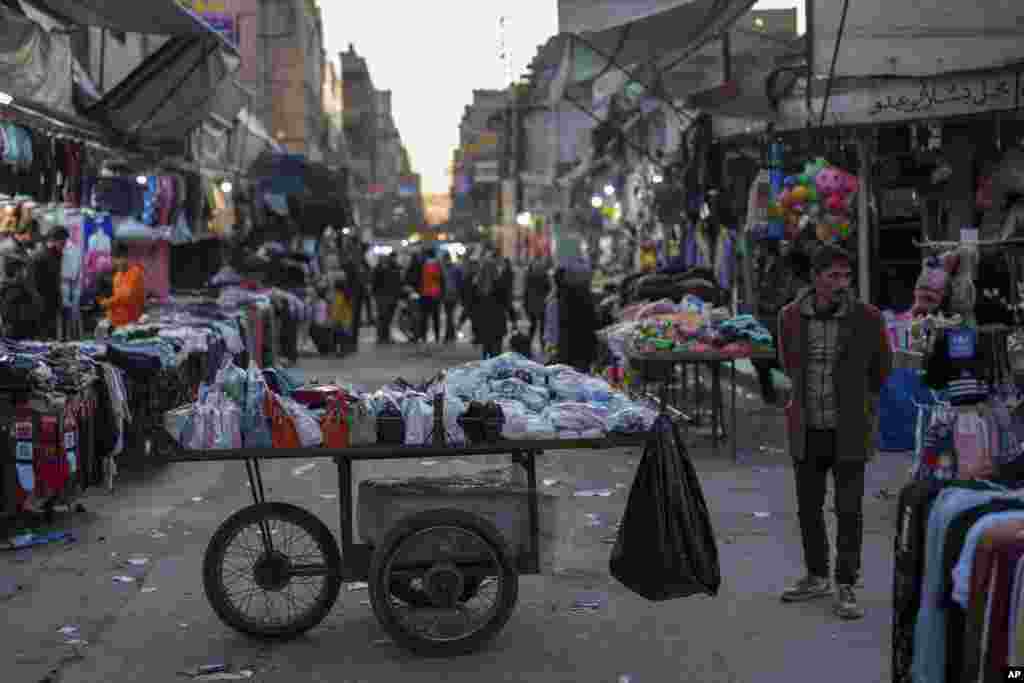 &nbsp;د سوریې د قمشیلی ښار د بازار یوه څنډه