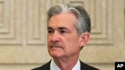 Jerome Powell saat menghadiri rapat Dewan Gubernur Bank di Washington, D.C., 30 November 2015. (Foto: dok). Powell ditunjuk Presiden Trump menjadi Gubernur Bank Sentral Amerika Serikat yang baru, menggantikan Janet Yellen yang akan segera berakhir masa jabatannya, awal tahun depan.
