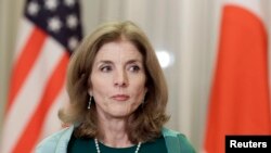 Caroline Kennedy a été menacée dans des appels téléphoniques à l'ambassade des Etats-Unis à Tokyo (Reuters)