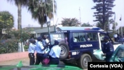 Policia detém manifestantes em Angola