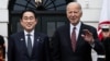 Presiden AS Joe Biden menyambut Perdana Menteri Jepang Fumio Kishida di Serambi Selatan Gedung Putih di Washington, DC, Selasa 9 April 2024. 