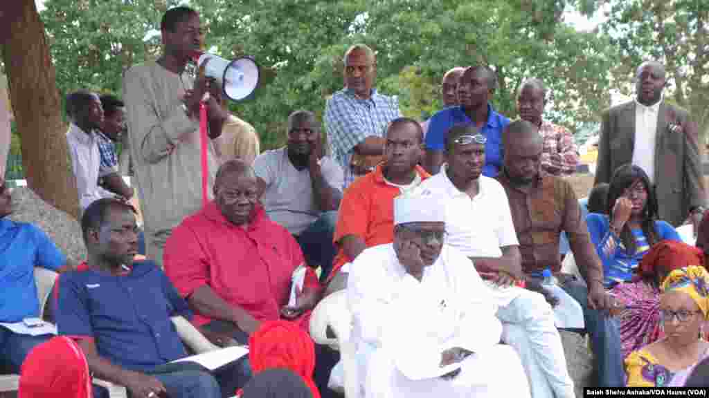 Matan kungiyar Musulmi ta FOMWAN reshen jihar Sokoto su na gangamin nuna bacin rai kan satar dalibai mata na Chibok. &nbsp;