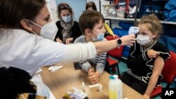 امریکا کې د کرونا نوې بڼې له کبله ډیر ماشومان په روغتونو ک بستر شوي. 