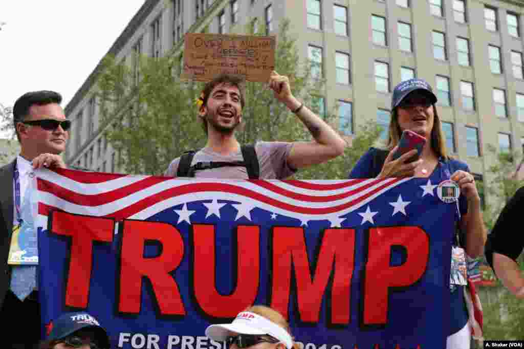 Donald Trump supporters face off with anti-Trump protesters at the Republican National Convention in Cleveland, July 21, 2016. 