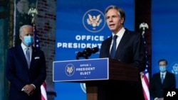 조 바이든 대통령 당선인이 차기 행정부 국무장관으로 지명한 토니 블링컨 전 국무부 부장관이 지난해 11월 델라웨어주 윌밍턴의 인수위 본부에서 연설했다.