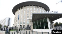 Le blocage du budget de l'OIAC pourrait poser de graves problèmes à l'organisation, même si les Etats-Unis, la France et le Royaume-Uni estiment avoir suffisamment d'appuis pour qu'il soit adopté à une large majorité.