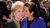 Fans Gather at Public Memorial, Celebrate Carrie Fisher, Debbie Reynolds