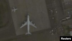 تصویر ماهواره‌ای که تحلیلگران می‌گویند یک بوئینگ ۷۴۷ در فرودگاه «بور سودان» در دسامبر ۲۰۲۳ را نشان می‌دهد - پلنت لبز