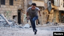 Ozod Suriya armiyasi jangchisi