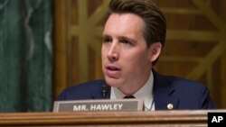 조시 하울리 공화당 상원의원.