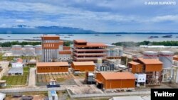 Pabrik biodiesel PT Jhonlin Group diharapkan akan menciptakan banyak lapangan pekerjaan, menjaga stabilisasi harga CPO, dan berkontribusi mengurangi emisi gas rumah kaca. (Foto: Agus Suparto/Twitter @jokowi)