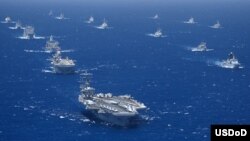 지난 2012년 7월 미국 하와이 인근 해상에서 환태평양 합동군사훈련, 림팩에 참가한 각 국 군함과 잠수함들이 항해하고 있다. (자료사진)