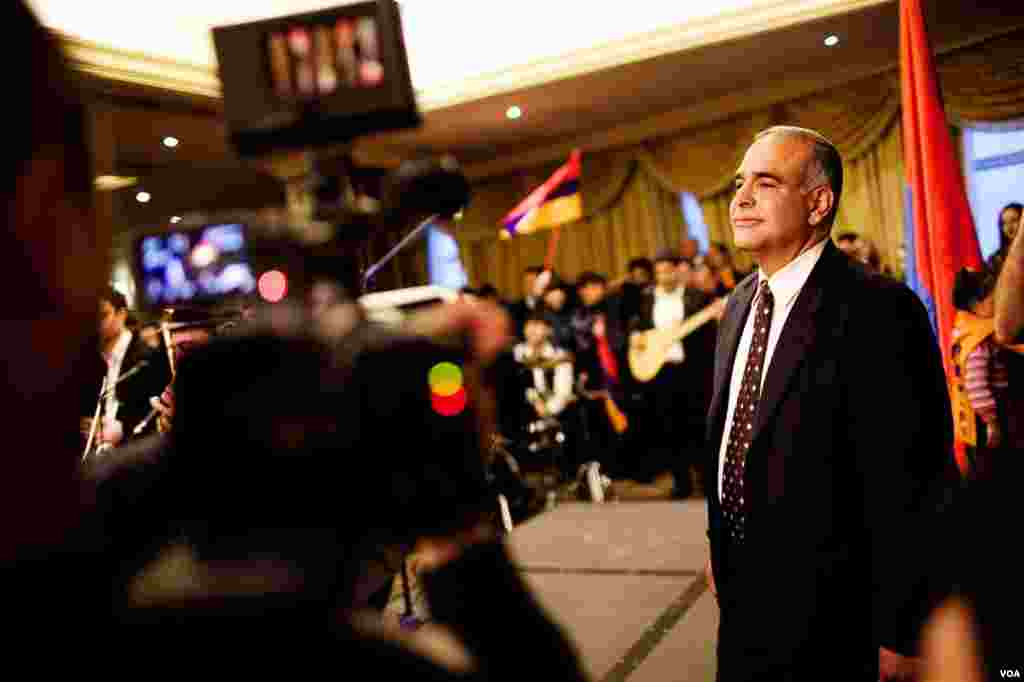 California-born Raffi Hovhannisyan also embarked on a presidential campaign across Armenia, Yerevan, Armenia, Feb. 16, 2013. (V. Undritz/VOA)