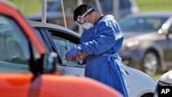 Testiranje na koronavirus u Sarasoti, na Floridi (Foto: AP)