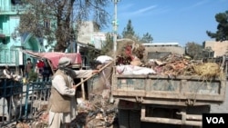 کثافات په چاپیریال باندې بده اغیزه کوي.