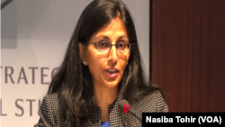 Nisha Bisvol Vashingtonda, Strategik va xalqaro tadqiqotlar markazida so'zlayapti. 12-may, 2015-yil.