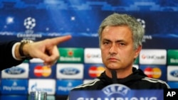 L'entraineur de Chelsea Jose Mourinholors d'une conférence de presse à Stamford Bridge, Londre, lundi, 17 mars, 2014. (AP Photo/Sang Tan)