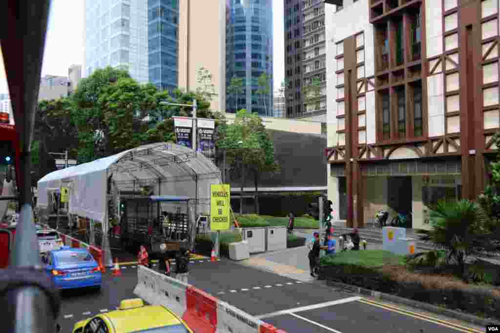 موترها و مهمانان هوتل هایی که در آن ترمپ و کیم اقامت دارند، مورد بازرسی قرار می&zwnj;گیرند