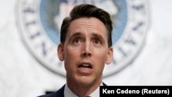 Senatör Josh Hawley 