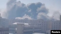 دود ناشی از بمباران خان یونس. ۱۱ آذر.