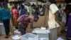 Les Burkinabè élisent leurs président et députés dans un climat tendu
