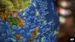 រូបឯកសារ៖ រូប​ថត​ភូគោល​បង្ហាញ​ពី​កោះ​នៅ​ក្នុង​សមុទ្រ​ចិន​ខាង​ត្បូង​។