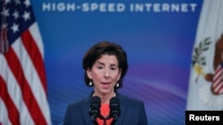 美国商务部长吉娜∙雷蒙多在白宫就网络议题讲话。（2021年6月3日）