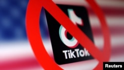 ທຸງຊາດສະຫະລັດ ອາເມຣິກາ ໂລໂກ້ແອັປ TikTok ແລະ ສັນຍາລັກຕ້ອງຫ້າມປະກົດໃນຮູບປະກອບນີ້ ເຊິ່ງຖ່າຍເມື່ອ 16 ມັງກອນ 2025 (REUTERS/Dado Ruvic/Illustration)