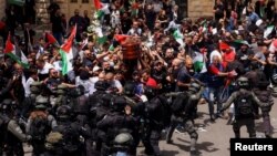 مراسم خاکسپاری شیرین ابوعاقله