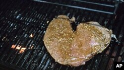 Reducing animal protein consumption cuts nitrogen pollution.