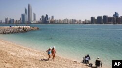 دورنمای شهر ابوظبی، امارات متحده عربی - آرشیو