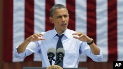 Presiden Obama berpidato di pelabuhan Tampa, Florida, sebelum menuju Kolombia untuk menghadiri KTT Amerika (13/4).