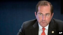 Menteri Kesehatan dan Layanan Kemanusiaan AS (HHS) Alex Azar dalam wawancara dengan Associated Press di New York, 12 September 2018. 
