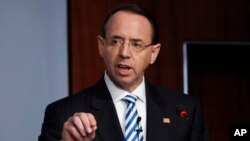 美国司法部副部长罗森斯坦2019年2月25日在华盛顿智库战略与国际研究中心(CSIS)演讲（美联社）